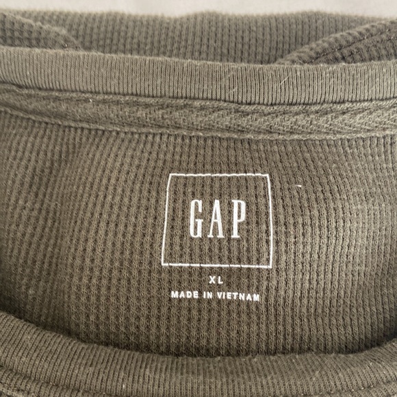 GAP Thermal Long Sleeve T - Picture 3 of 3